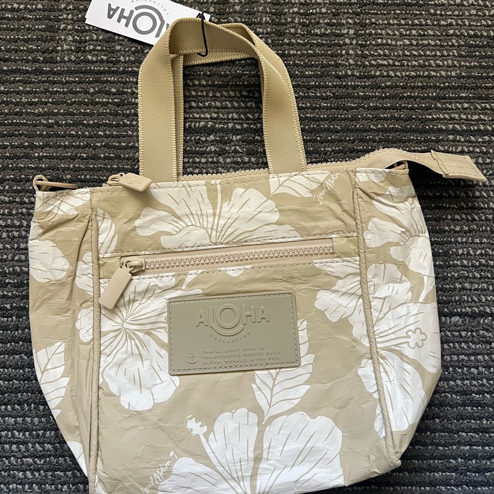 Aloha Collection Beige Floral Tote Bag